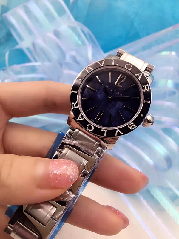 ブルガリ時計正面デザイン